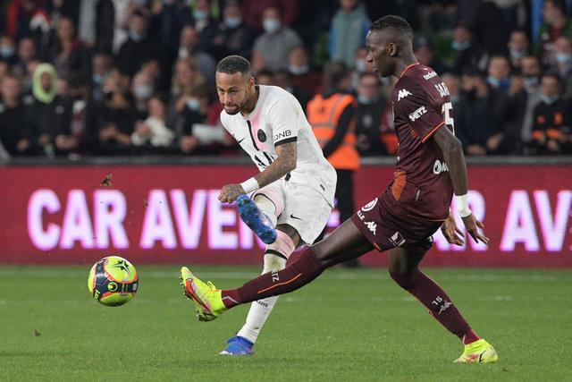 KD复出30+8太阳止3连败 文班绝杀马刺胜开拓者